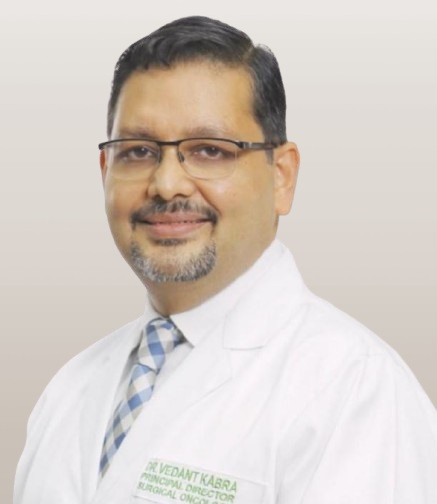 Dr vedant Kabra best surgical oncologist fortis hospital surgeon india